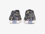 Dames X Rifle Paper Co. Chillax Petite Fleurs Bedrukte Marineblauwe Multikeds - Afbeelding 3